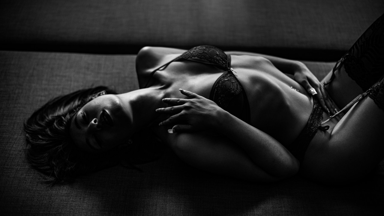 http://blueberrycorner.com/wp-content/uploads/2020/11/blueberry-corner-photographe-a-lyon-intime-boudoir-porn-art-erotique-33-sur-102-1280x720.jpg