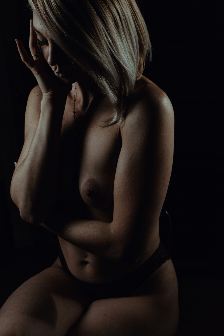 http://blueberrycorner.com/wp-content/uploads/2020/12/photographe-boudoir-femme-intime-erotique-lyon-168-sur-168-768x1152.jpg