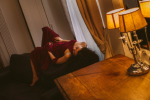 Une séance photo boudoir érotique à Lyon pour femme
