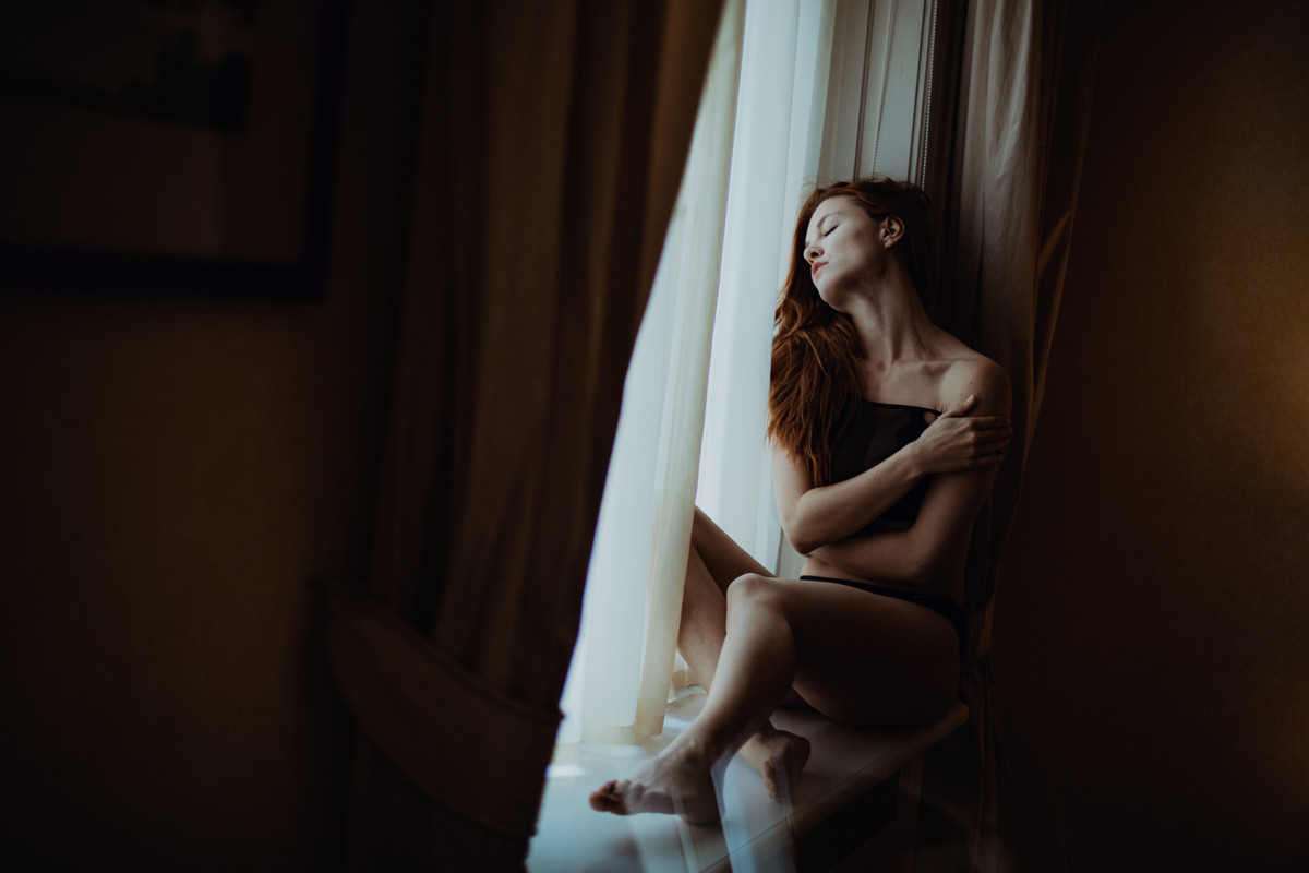 https://blueberrycorner.com/wp-content/uploads/2020/10/boudoir-intimate-photographer-prague-blueberry-corner-czechmodel-62-sur-148-1200x800.jpg