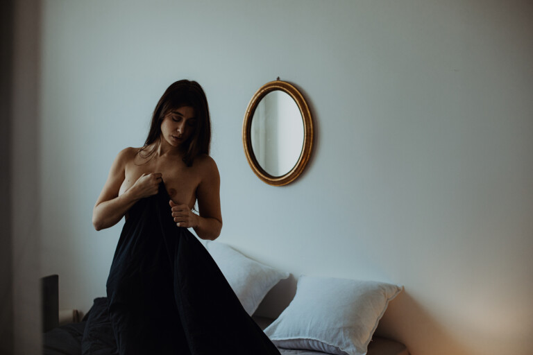 https://blueberrycorner.com/wp-content/uploads/2022/03/photographe-boudoir-femme-intime-sensuelle-lyon-106-sur-126-768x512.jpg