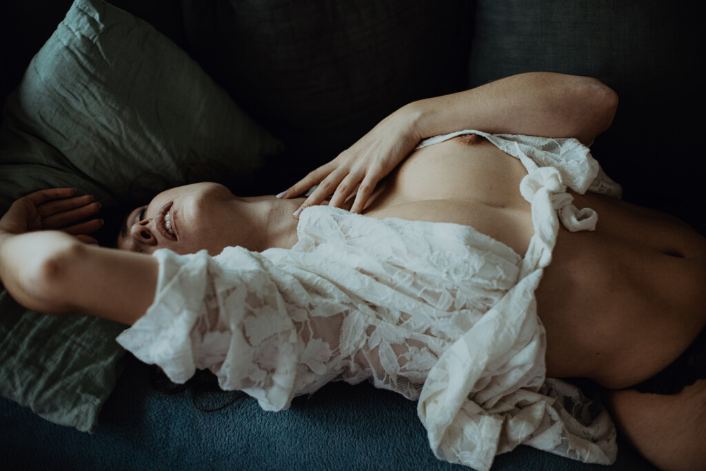 https://blueberrycorner.com/wp-content/uploads/2022/03/photographe-boudoir-femme-intime-sensuelle-lyon-29-sur-126-1024x683.jpg