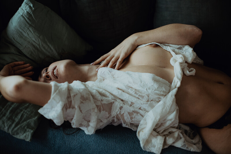 https://blueberrycorner.com/wp-content/uploads/2022/03/photographe-boudoir-femme-intime-sensuelle-lyon-29-sur-126-800x533.jpg