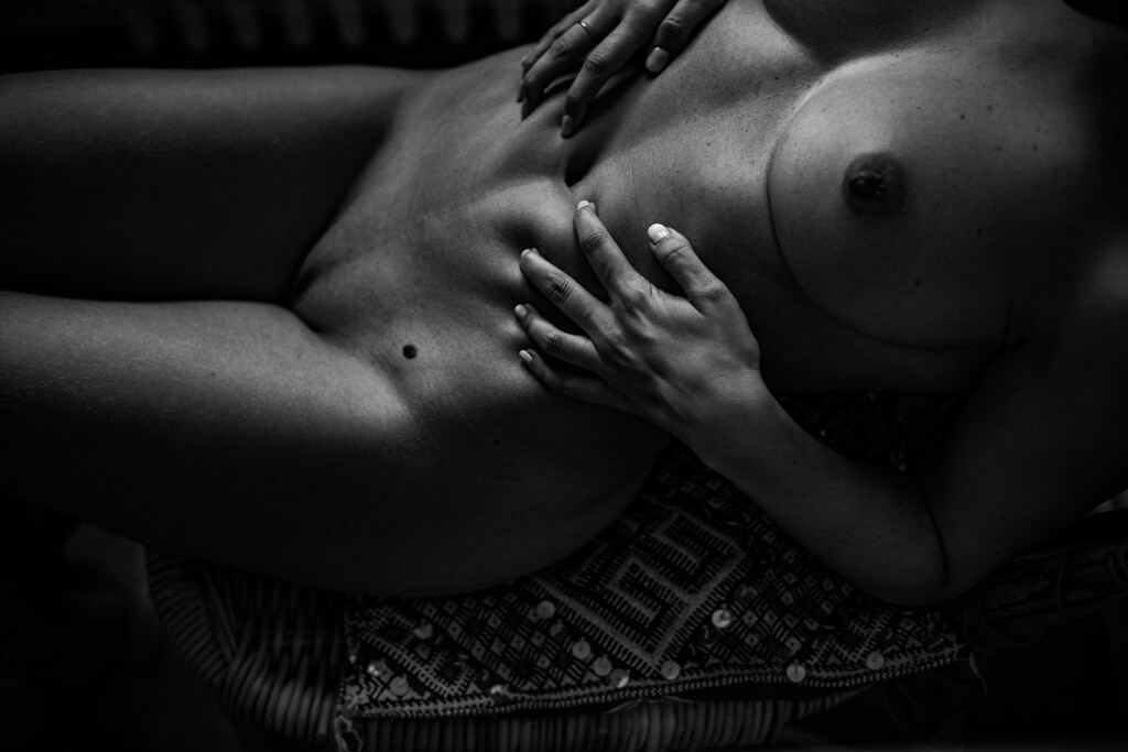 https://blueberrycorner.com/wp-content/uploads/2022/03/photographe-boudoir-femme-intime-sensuelle-lyon-97-sur-126-1024x683.jpg