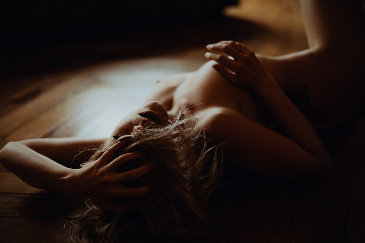 https://blueberrycorner.com/wp-content/uploads/2024/03/photographe-boudoir-femme-intime-erotique-lyon-107-sur-168-1200x800.jpg