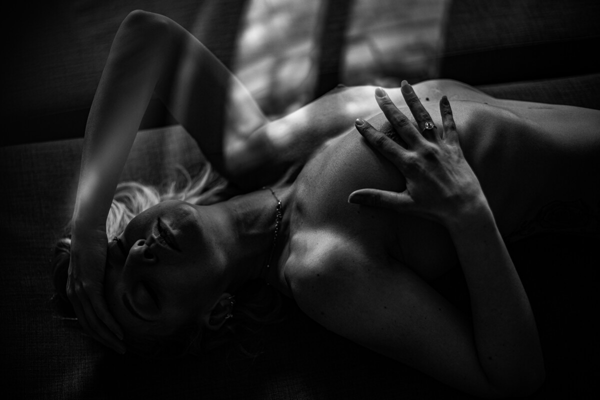 https://blueberrycorner.com/wp-content/uploads/2024/03/photographe-boudoir-femme-intime-erotique-lyon-112-sur-168-1200x800.jpg